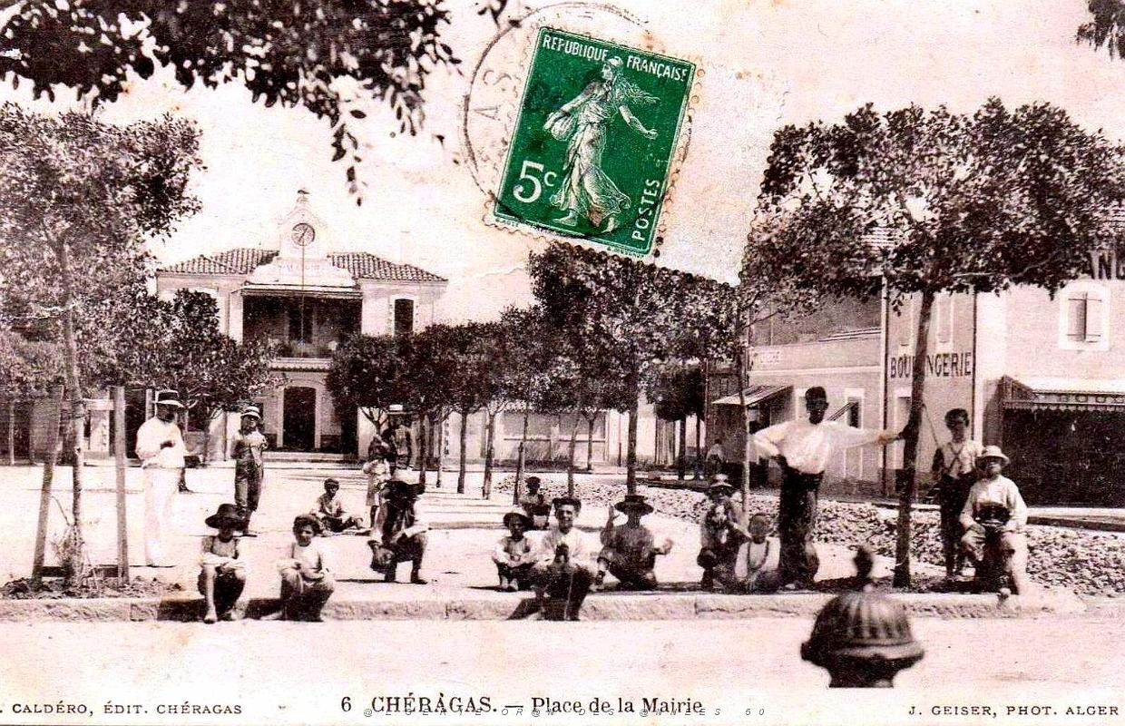 Cheragas - Place de la Mairie.jpg